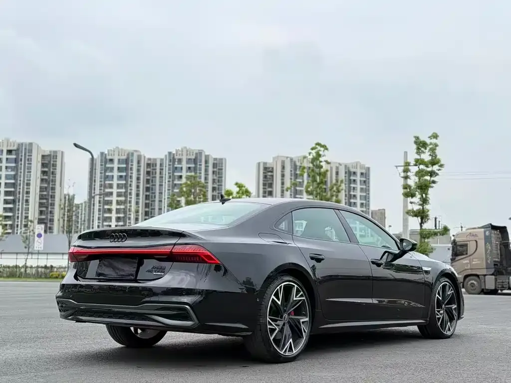 Audi A7L — фото 7