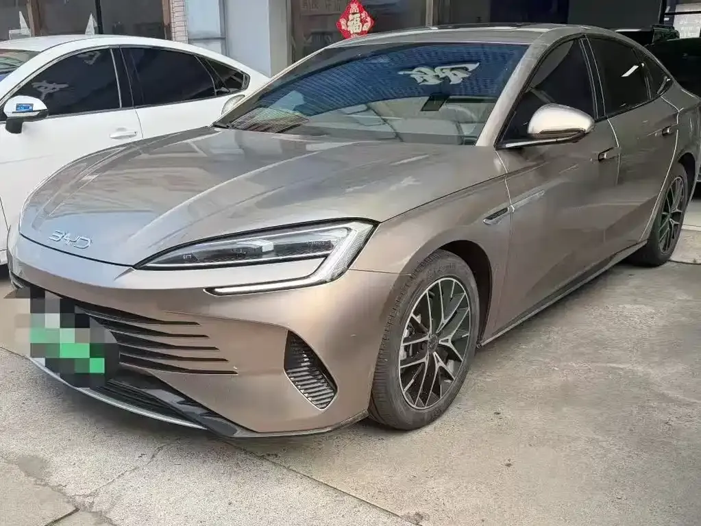 BYD Seal — фото 1