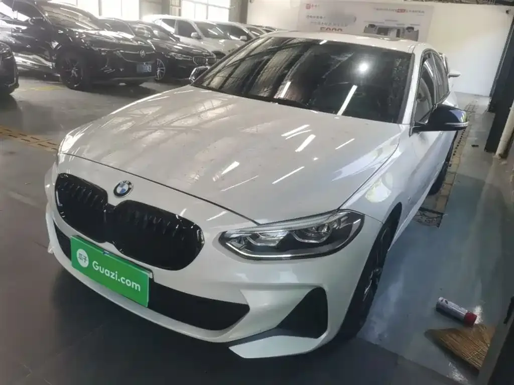 BMW 1 Series — фото 1