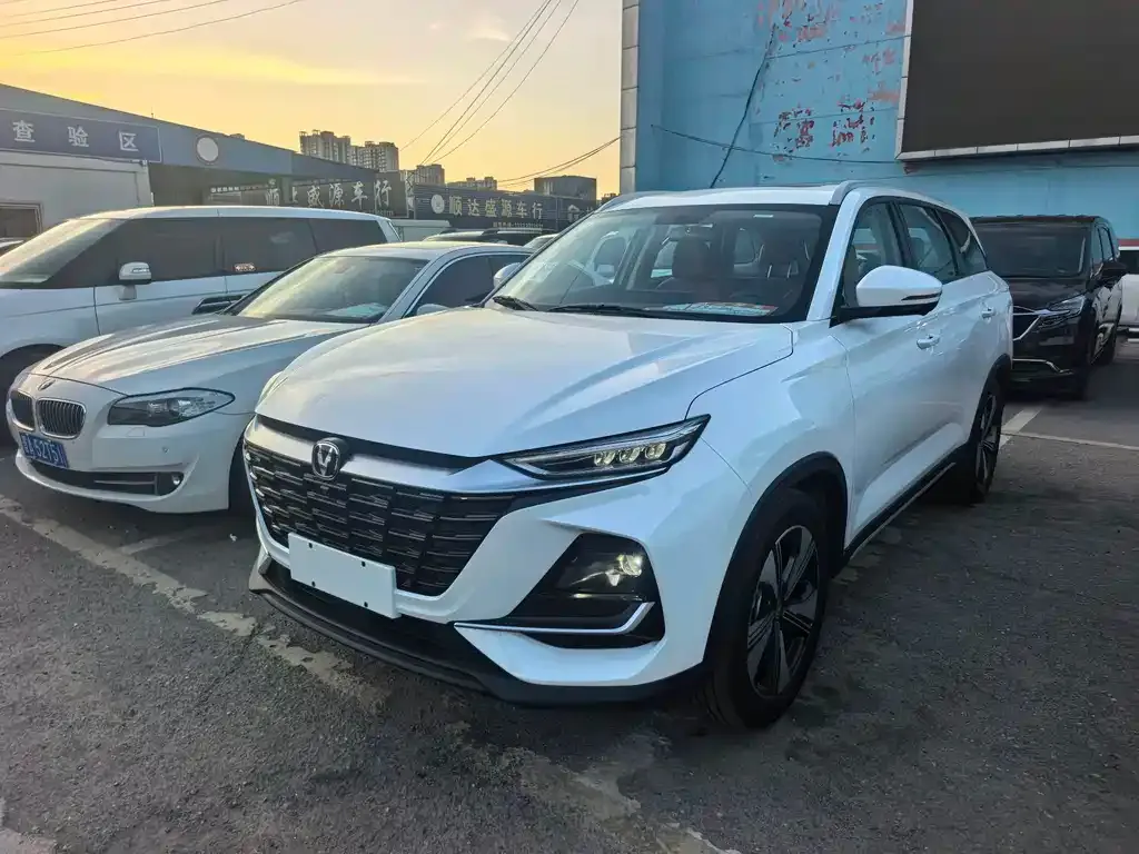Changan CS75 — фото 1