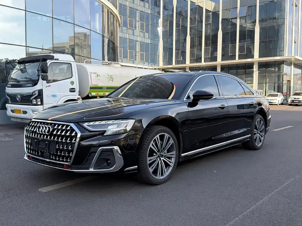 Audi A8 — фото 5