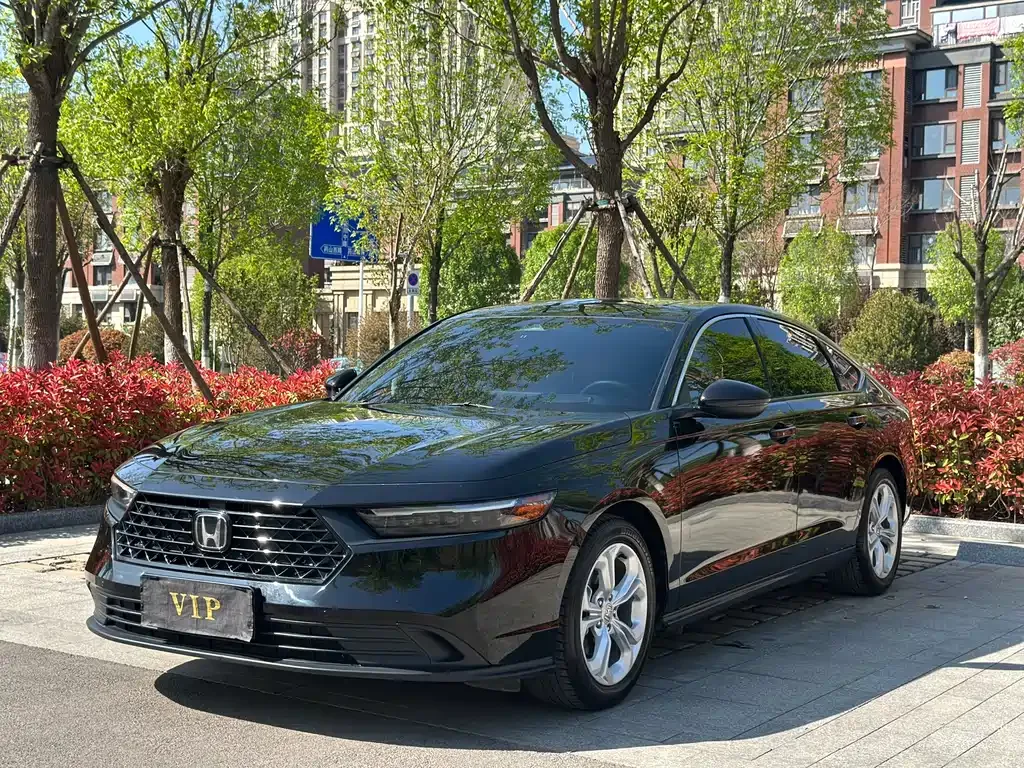 Honda Accord — фото 1