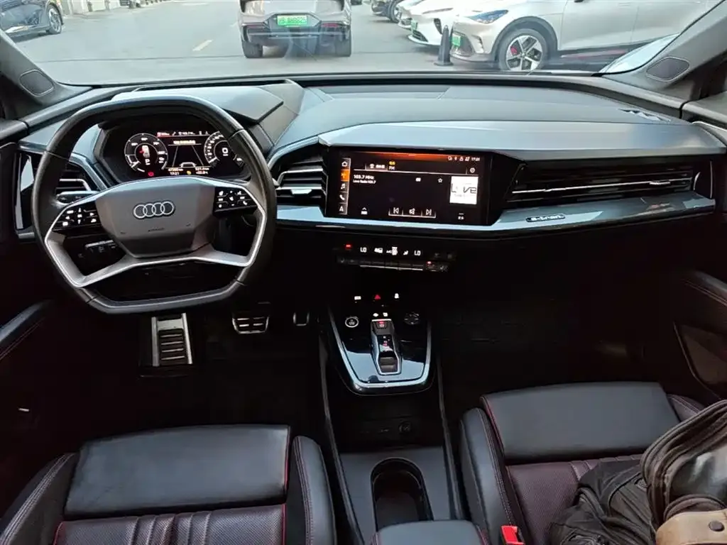 Audi Q5 e-tron 2022 из CN, фото 3