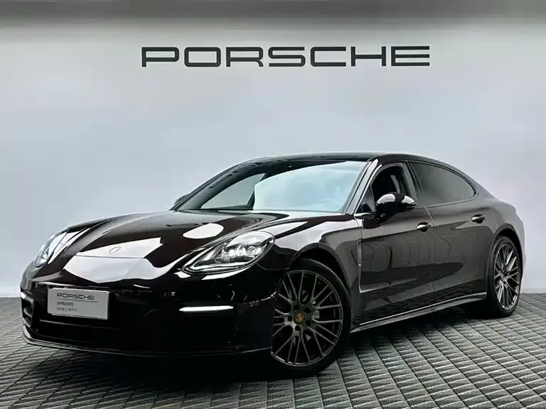 Porsche Panamera — фото 1