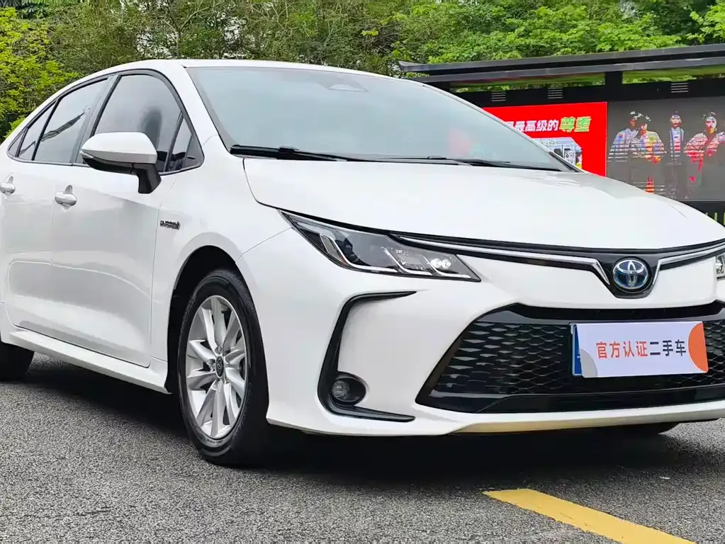 Toyota Corolla — фото 5