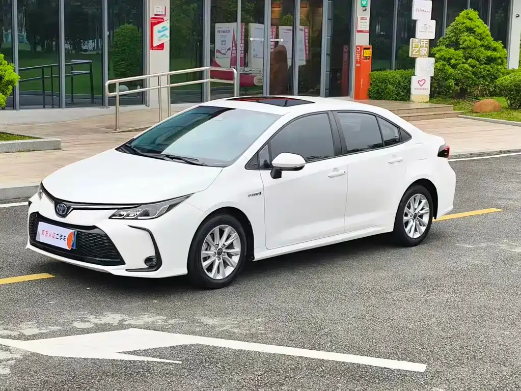 Toyota Corolla — фото 8
