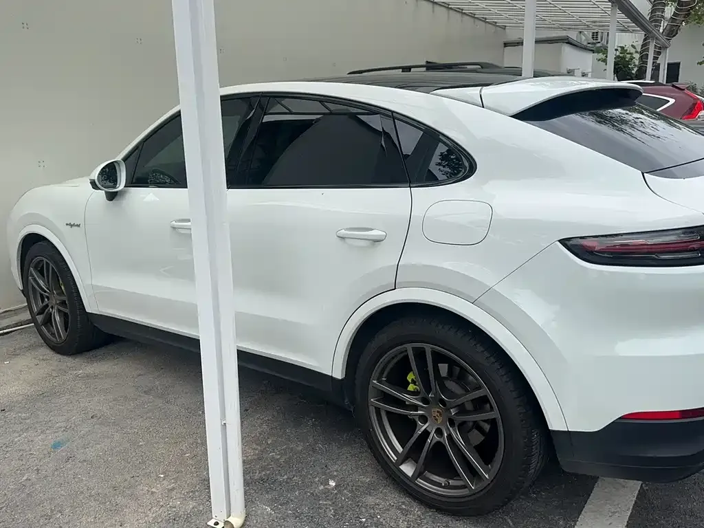Porsche Cayenne Hybrid — фото 3