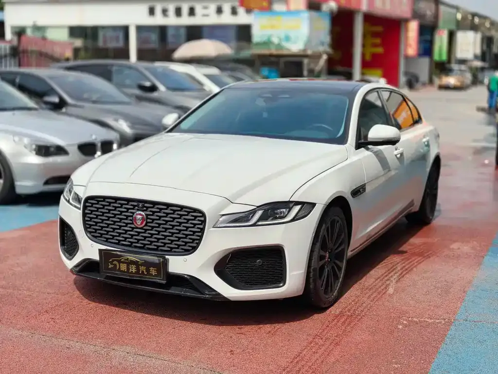 Jaguar XFL — фото 1