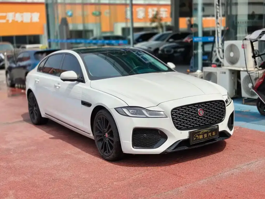 Jaguar XFL — фото 6