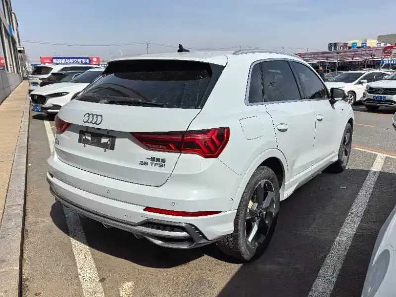 Audi Q3 — фото 9