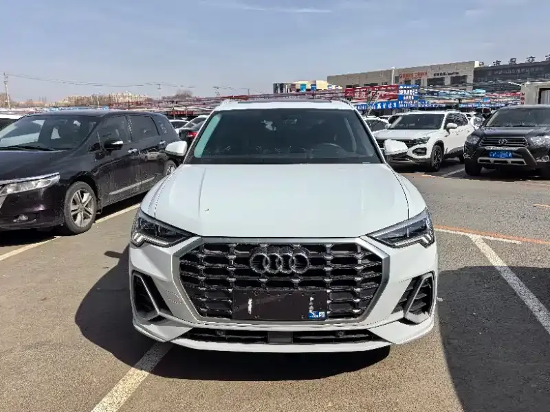 Audi Q3 — фото 10