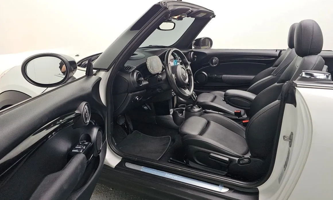 Mini Cooper Convertible 2024 из KR, фото 9