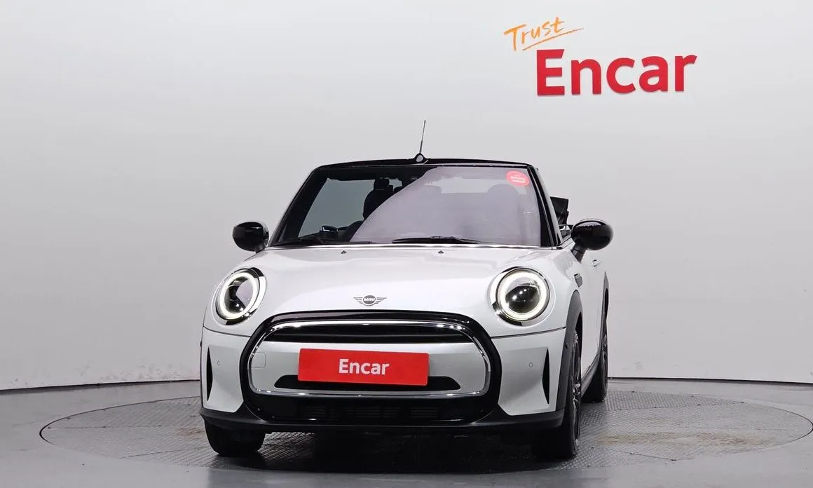Mini Cooper Convertible 2024 из KR, фото 2