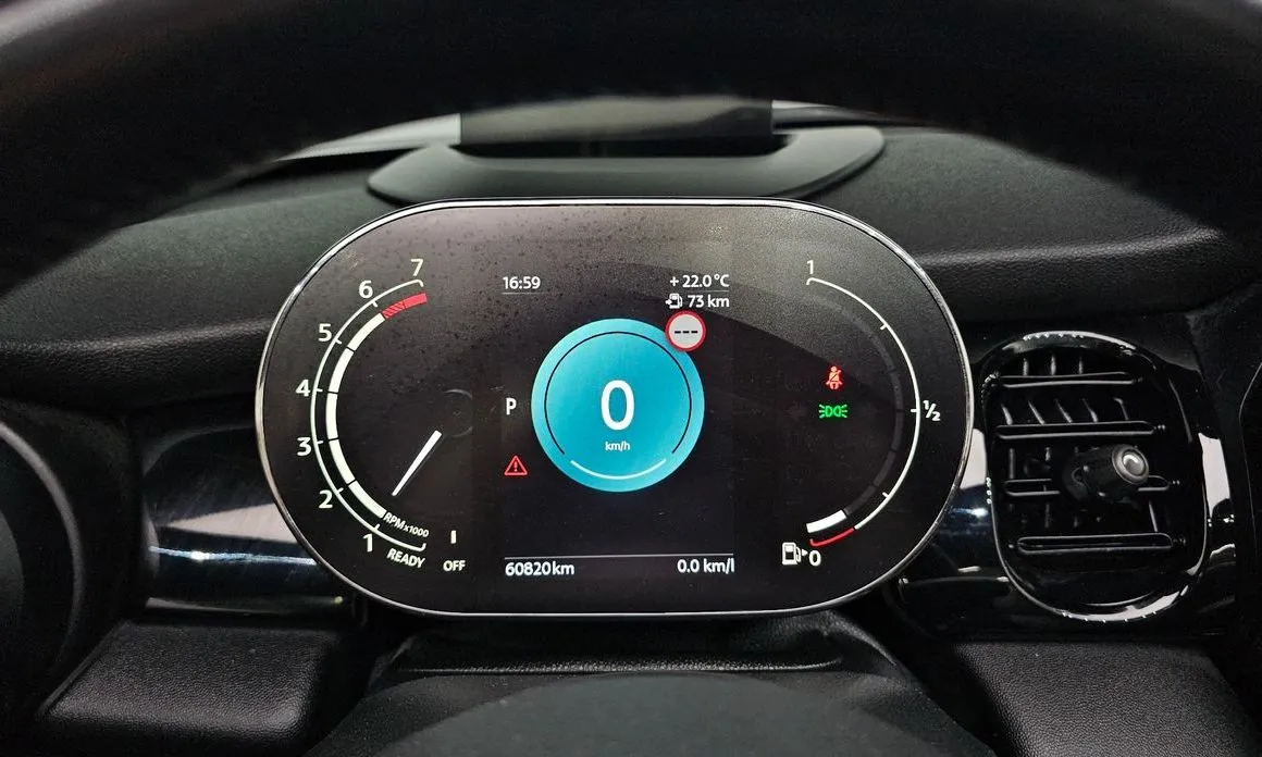 Mini Cooper Convertible 2024 из KR, фото 4