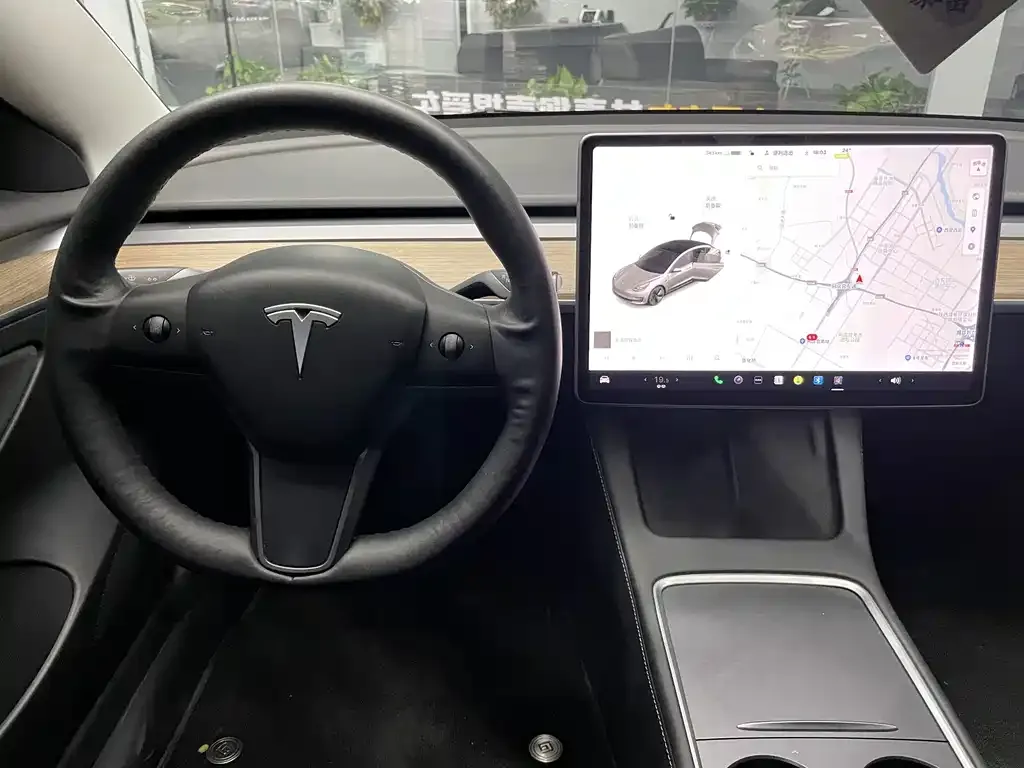 Tesla Model 3 — фото 5