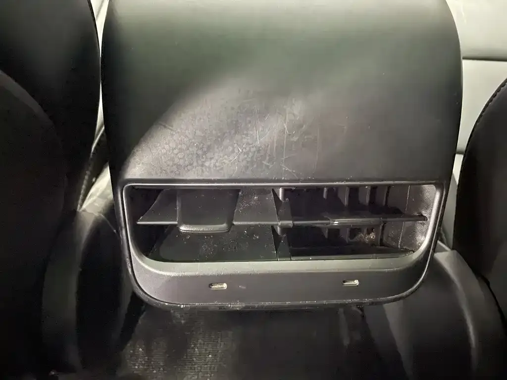 Tesla Model 3 — фото 4