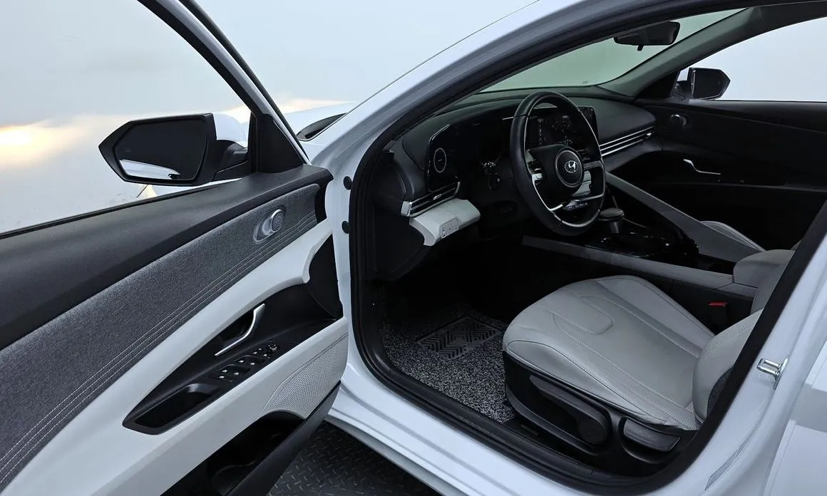Hyundai AVANTE — фото 6