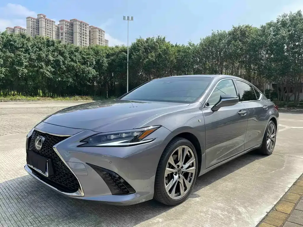 Lexus ES — фото 8