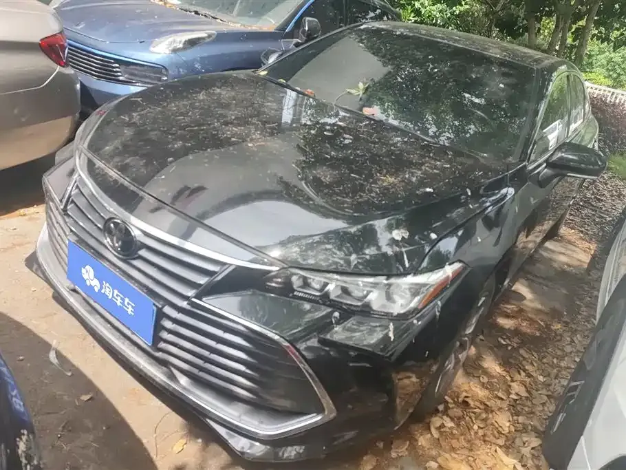 Toyota Avalon — фото 1