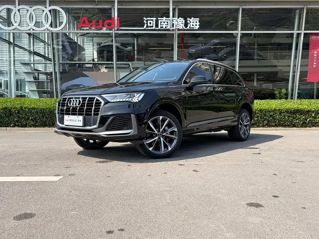 Audi Q7 — фото 1