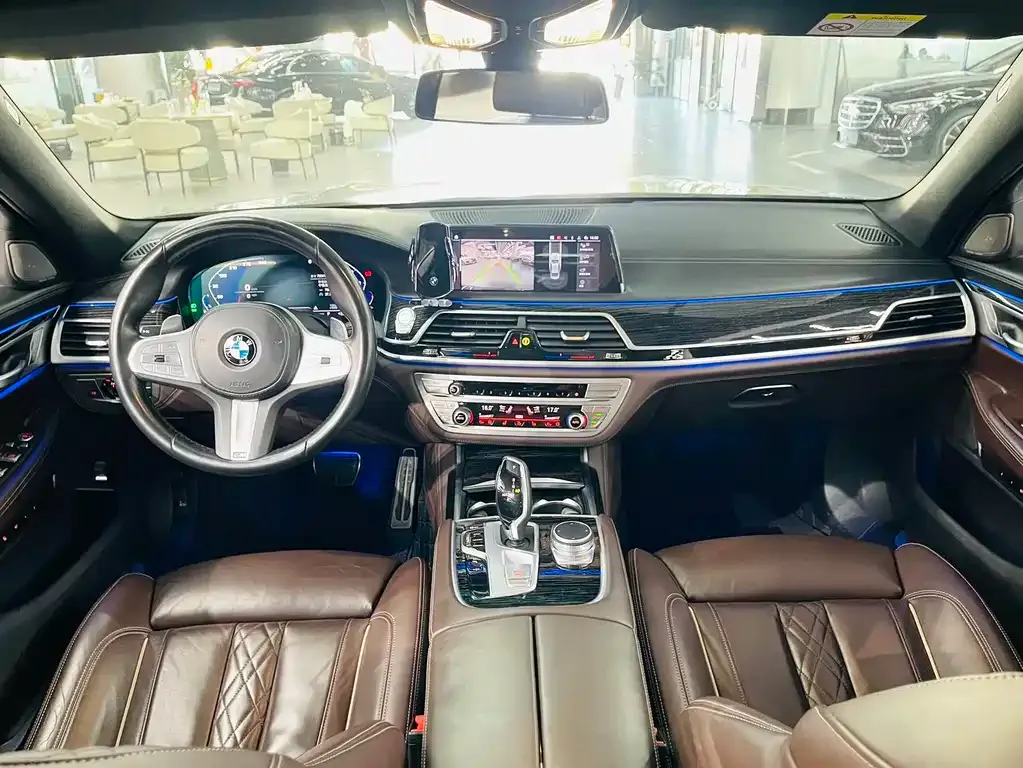 BMW 7 Series — фото 2
