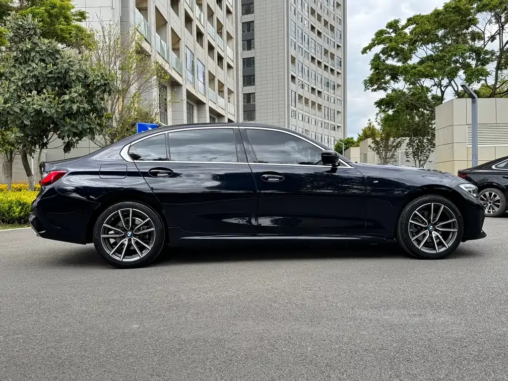 BMW 3 Series 2022 из CN, фото 9