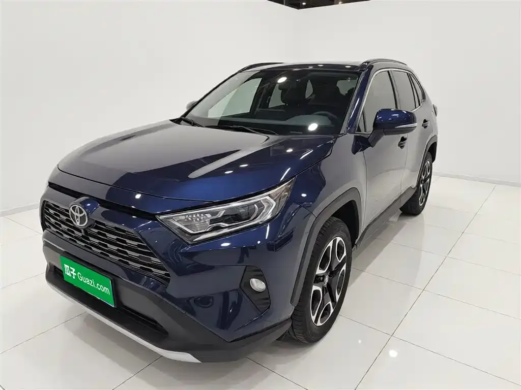 Toyota RAV4 — фото 10
