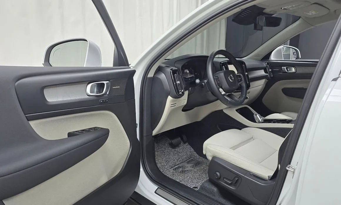 Volvo XC40 2025 из KR, фото 10