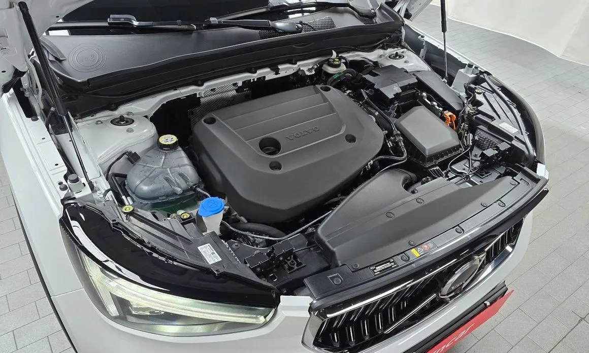 Volvo XC40 2025 из KR, фото 8