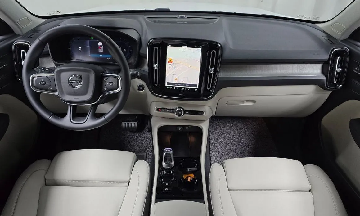 Volvo XC40 2025 из KR, фото 2