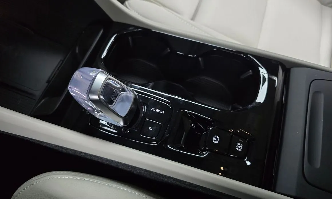 Volvo XC40 2025 из KR, фото 6