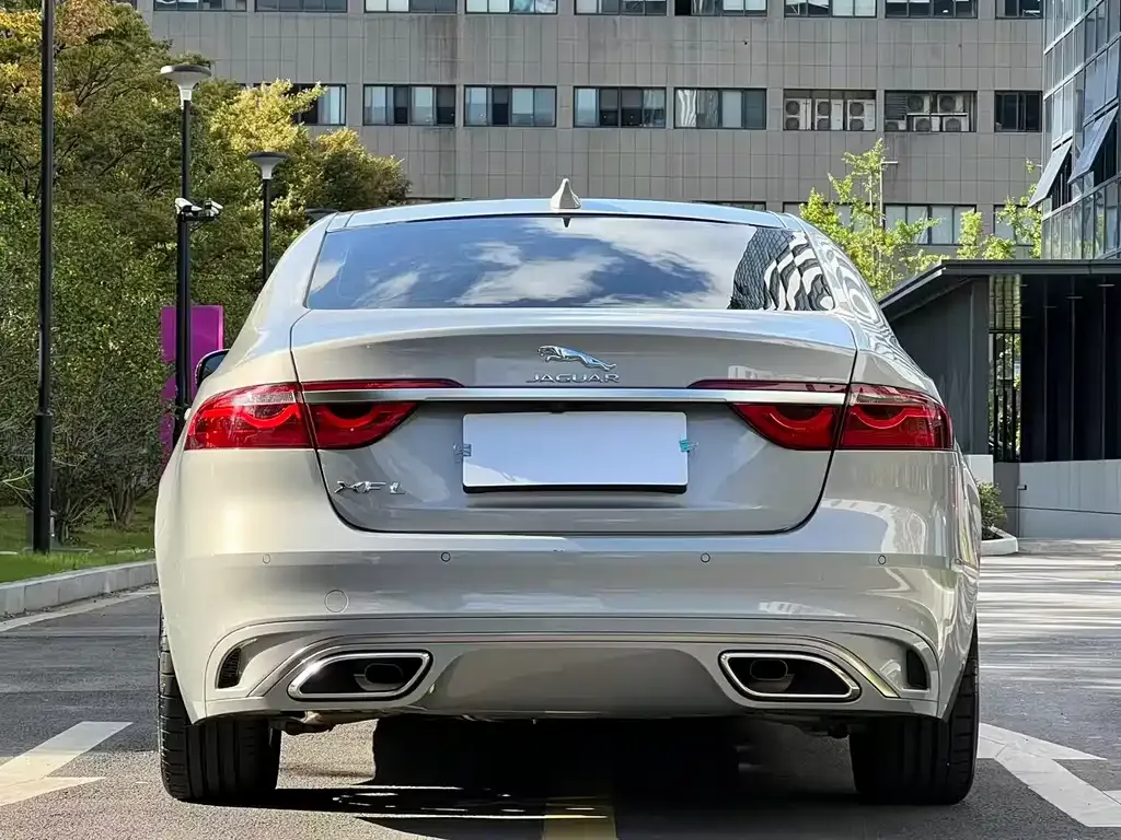 Jaguar XFL — фото 2