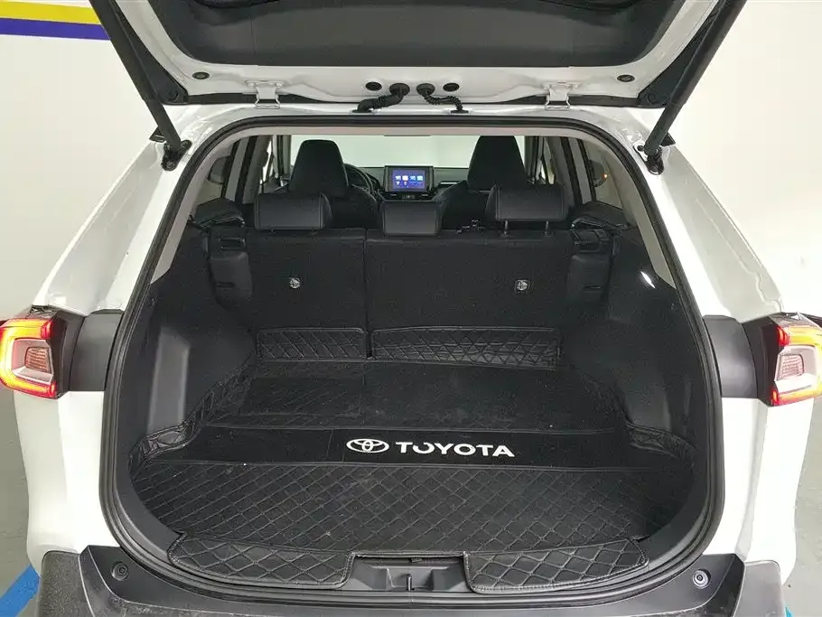 Toyota Wildlander — фото 9