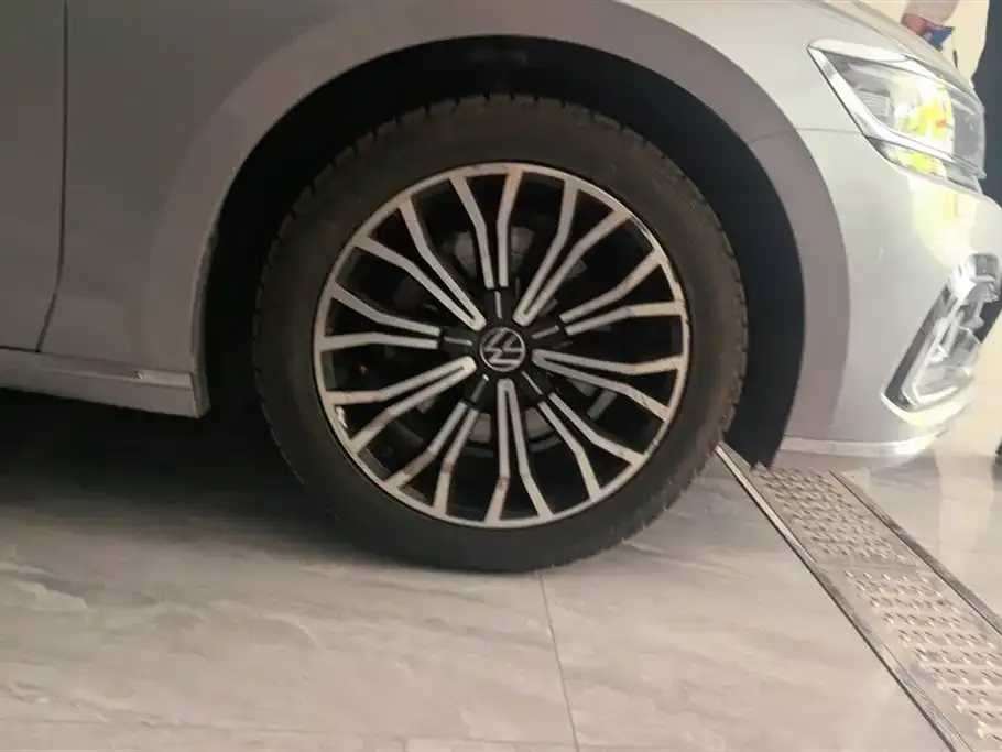 Volkswagen Phideon — фото 3