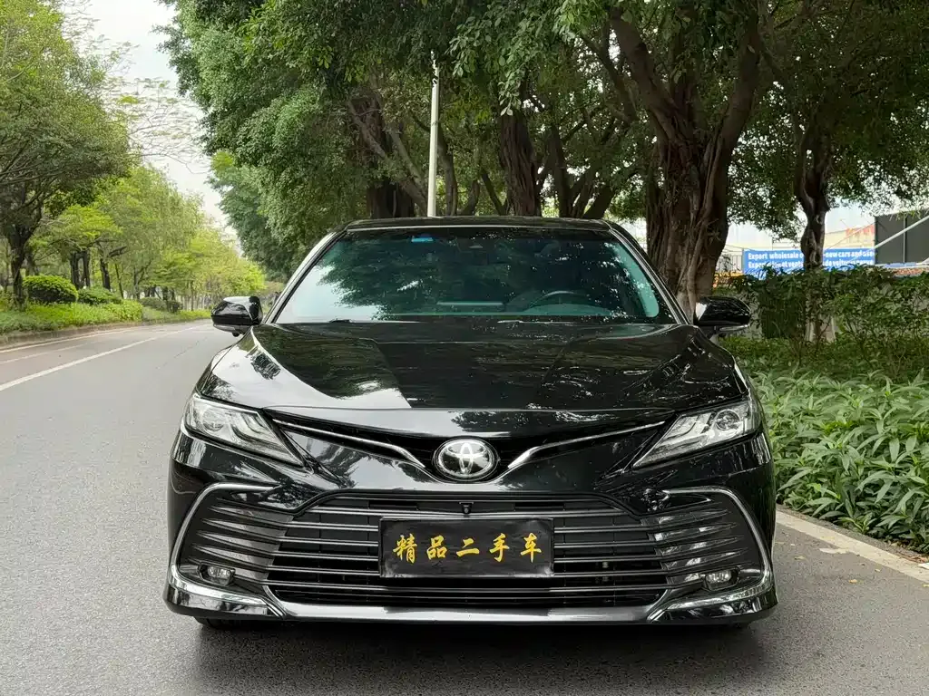Toyota Camry — фото 7