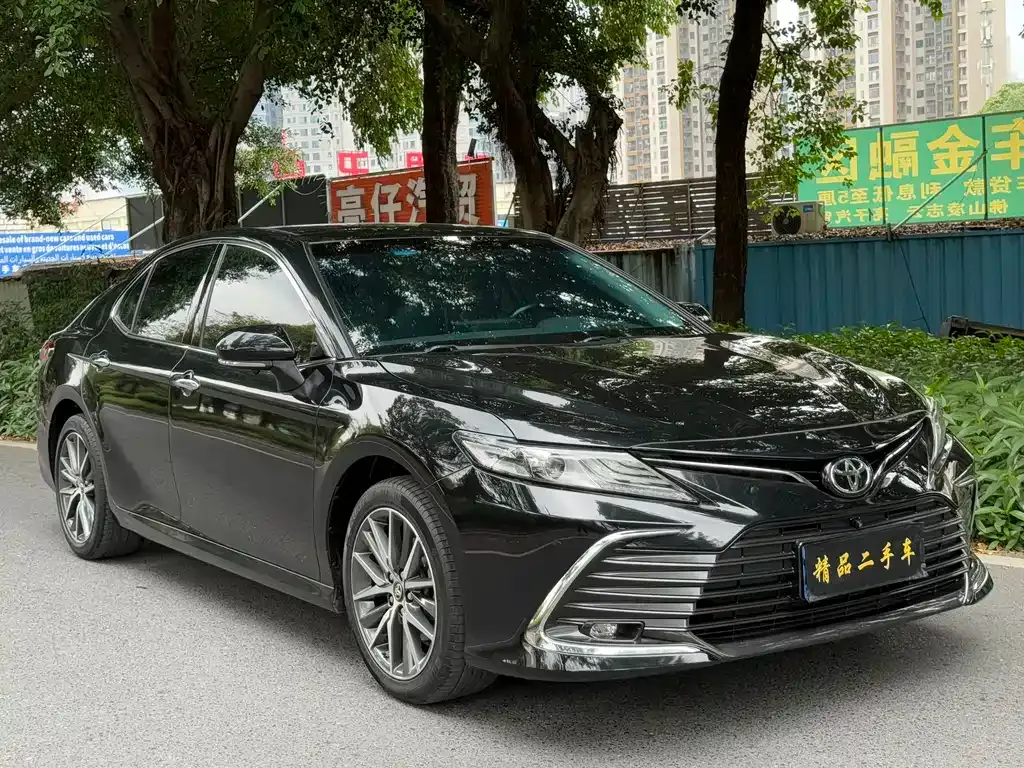 Toyota Camry — фото 9