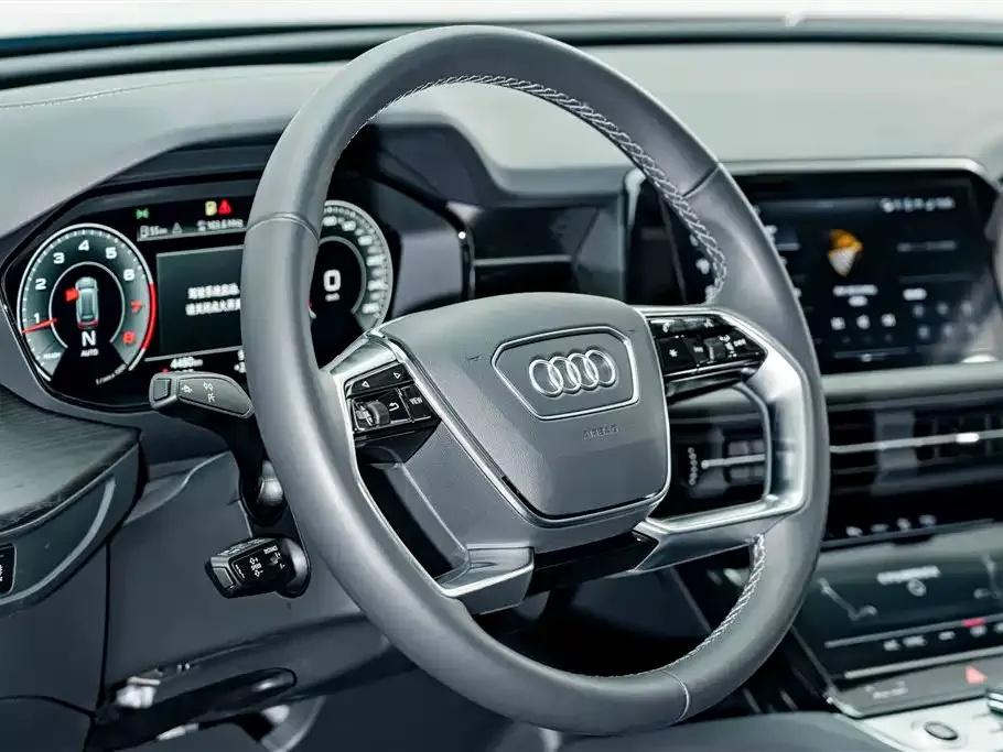 Audi Q6 2025 из CN, фото 5