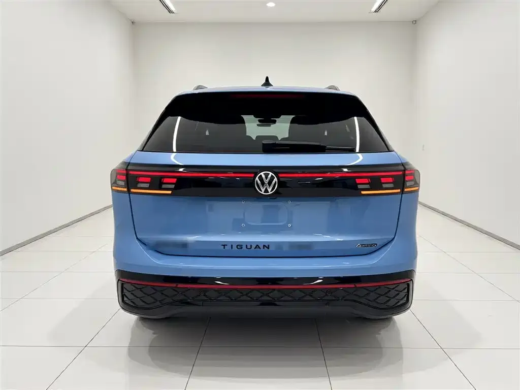 Volkswagen Tiguan L — фото 7
