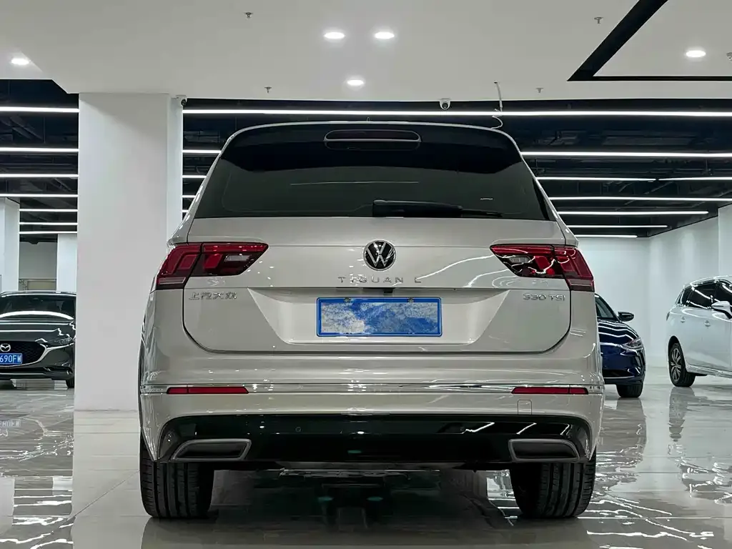 Volkswagen Tiguan L — фото 10