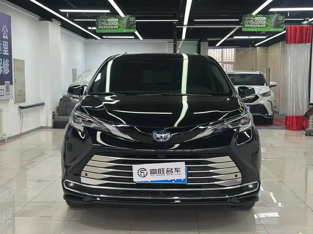 Toyota Sienna — фото 7