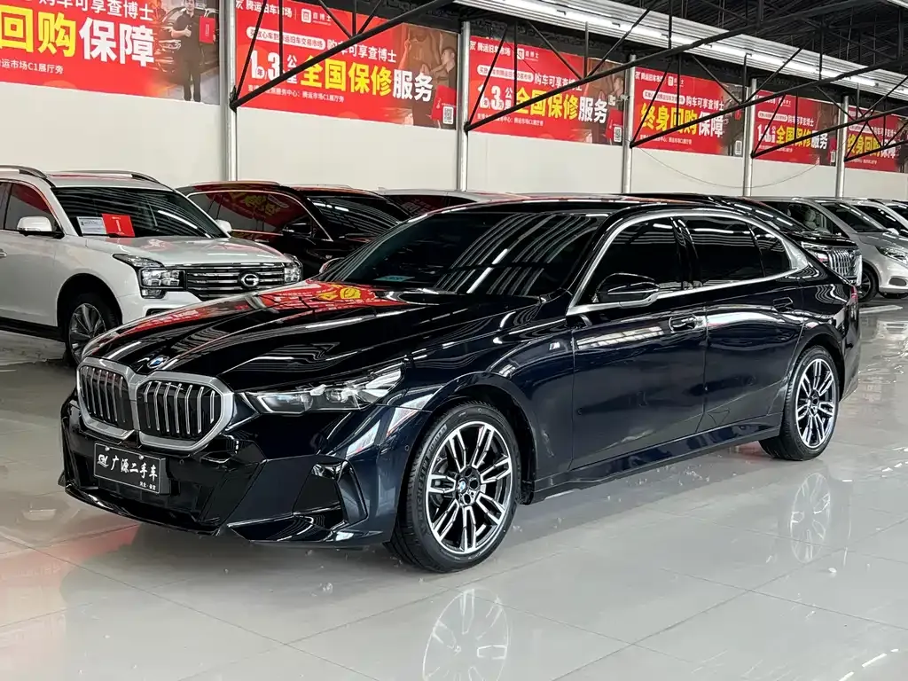 BMW 5 Series — фото 1