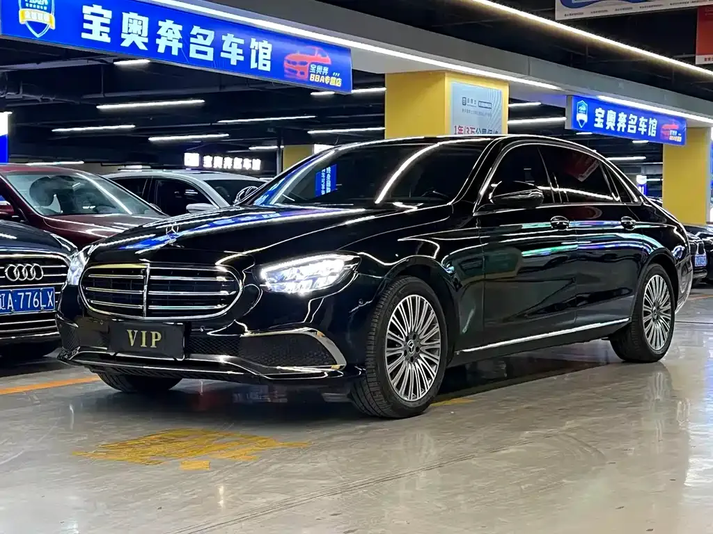 Mercedes-Benz E-Class — фото 1