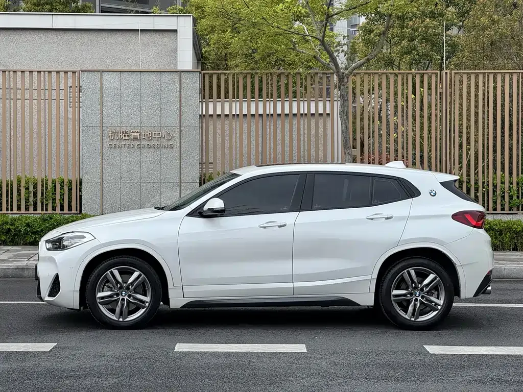 BMW X2 — фото 10