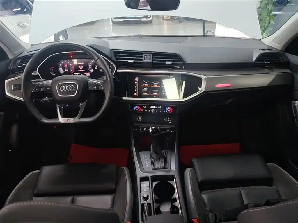 Audi Q3 Sportback — фото 10