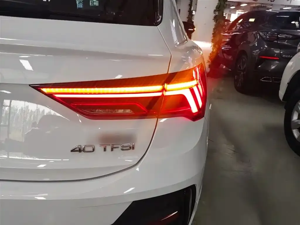 Audi Q3 Sportback — фото 4