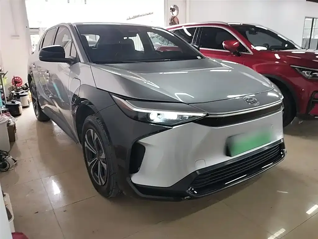 Toyota bZ4X 2024 из CN, фото 6