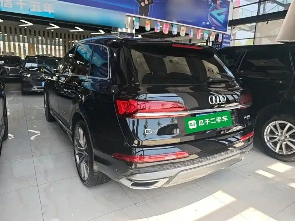 Audi Q7 — фото 6