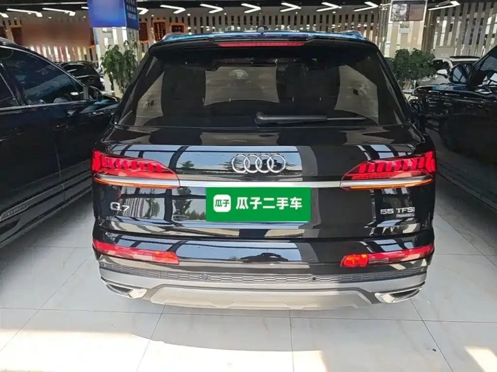 Audi Q7 — фото 10