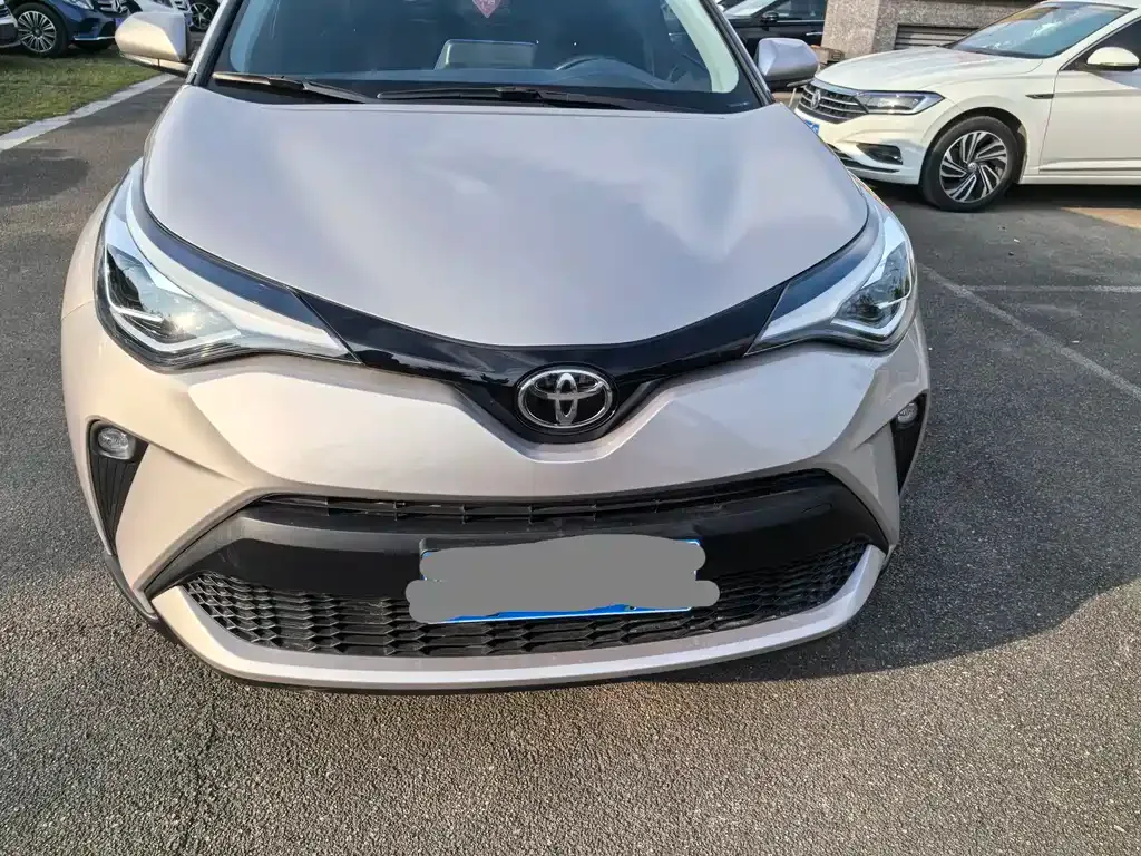 Toyota C-HR — фото 8