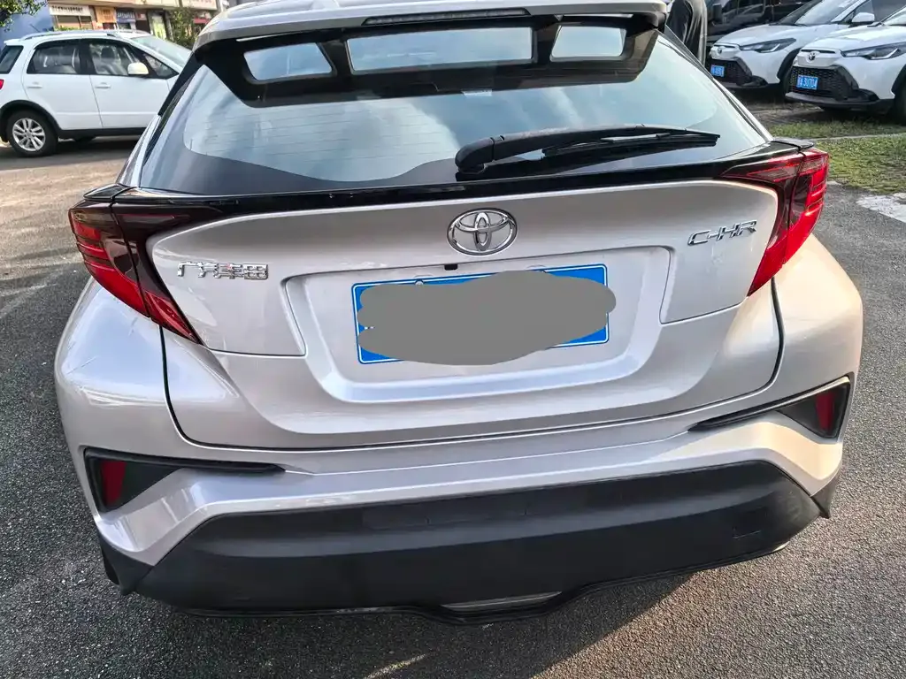 Toyota C-HR — фото 4